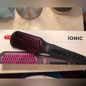 Tymo Ionic Straightening Brush